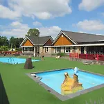 别墅 Veluwe - Green Finnish Lodge At De Ijsvogel - Swimming Pools, Sauna, Sports, Kids Fun, Restaurants, Forest, And Heath