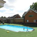 Veluwe - Green Finnish Lodge At De Ijsvogel - Swimming Pools, Sauna, Sports, Kids Fun, Restaurants, Forest, And Heath * 福尔特赫伊曾
