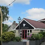 Veluwe - Green Finnish Lodge At De Ijsvogel - Swimming Pools, Sauna, Sports, Kids Fun, Restaurants, Forest, And Heath 福尔特赫伊曾