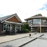 别墅 Veluwe - Green Finnish Lodge At De Ijsvogel - Swimming Pools, Sauna, Sports, Kids Fun, Restaurants, Forest, And Heath *