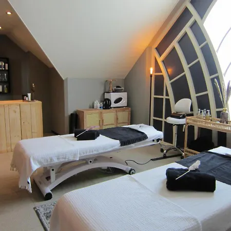 Luxury tent Hderh-glampingdeveluwe, Prive Keuken, Sauna, Hottub En Sanitair, Op De Ijsvogel Met Zwembaden En Alle Faciliteiten