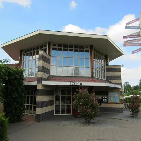 Luksusowy namiot Hderh-glampingdeveluwe, Prive Keuken, Sauna, Hottub En Sanitair, Op De Ijsvogel Met Zwembaden En Alle Faciliteiten *