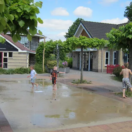 Hderh-glampingdeveluwe, Prive Keuken, Sauna, Hottub En Sanitair, Op De Ijsvogel Met Zwembaden En Alle Faciliteiten *