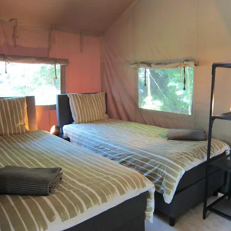 Luxury tent Hderh-glampingdeveluwe, Prive Keuken, Sauna, Hottub En Sanitair, Op De Ijsvogel Met Zwembaden En Alle Faciliteiten Voorthuizen
