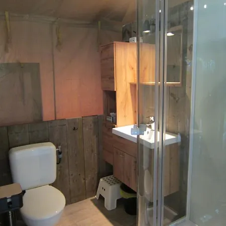 Hderh-glampingdeveluwe, Prive Keuken, Sauna, Hottub En Sanitair, Op De Ijsvogel Met Zwembaden En Alle Faciliteiten Luxury tent Voorthuizen
