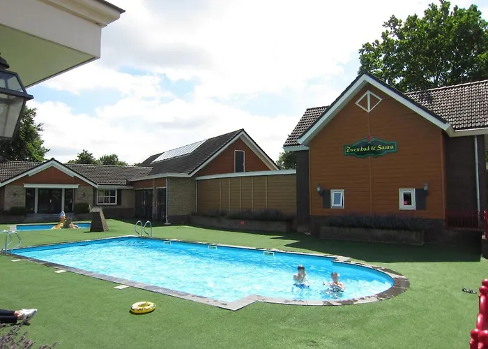 Veluwe - Green Finnish Lodge At De Ijsvogel - Swimming Pools, Sauna, Sports, Kids Fun, Restaurants, Forest, And Heath * Voorthuizen