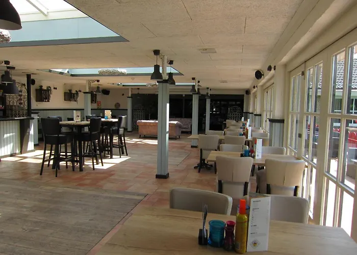 Veluwe - Green Finnish Lodge At De Ijsvogel - Swimming Pools, Sauna, Sports, Kids Fun, Restaurants, Forest, And Heath Villa *