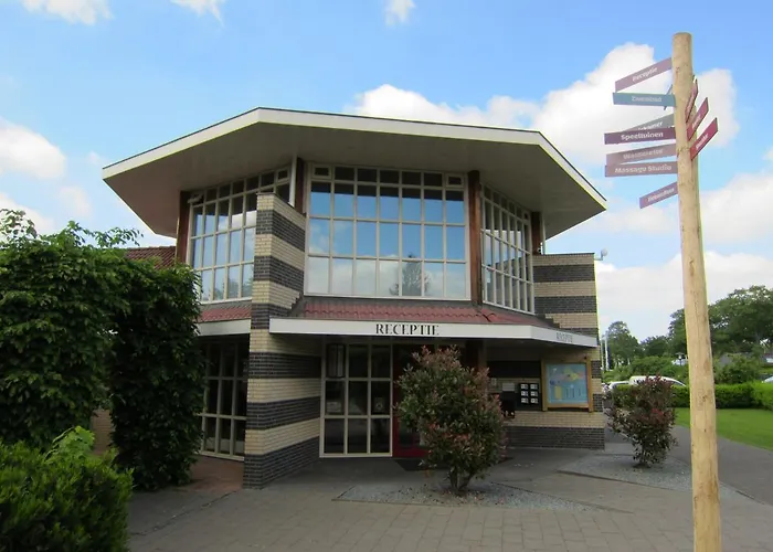 Villa Veluwe - Green Finnish Lodge At De Ijsvogel - Swimming Pools, Sauna, Sports, Kids Fun, Restaurants, Forest, And Heath *