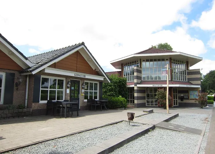 Villa Veluwe - Green Finnish Lodge At De Ijsvogel - Swimming Pools, Sauna, Sports, Kids Fun, Restaurants, Forest, And Heath *