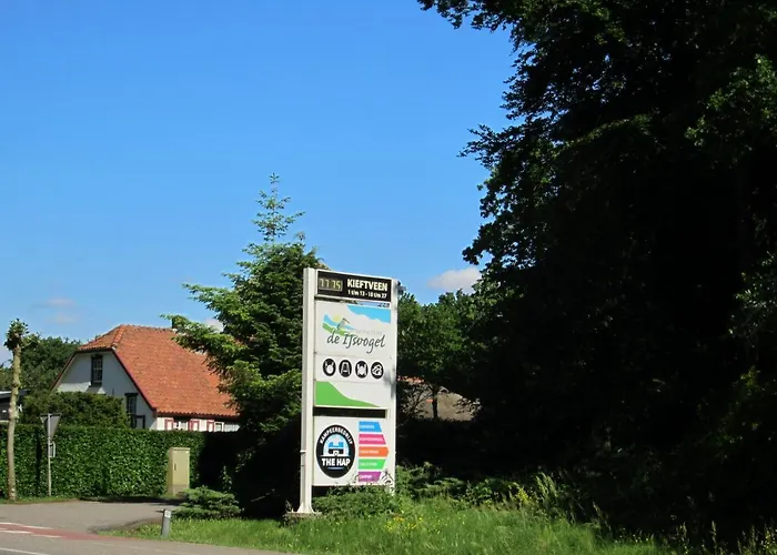 Veluwe - Green Finnish Lodge At De Ijsvogel - Swimming Pools, Sauna, Sports, Kids Fun, Restaurants, Forest, And Heath