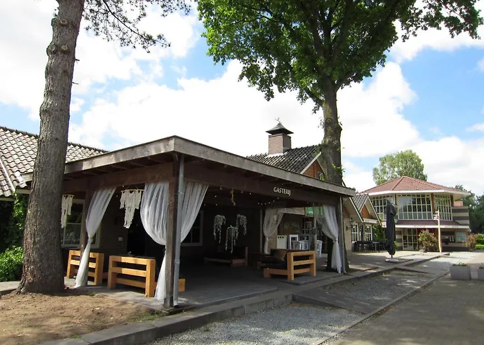 Veluwe - Green Finnish Lodge At De Ijsvogel - Swimming Pools, Sauna, Sports, Kids Fun, Restaurants, Forest, And Heath Voorthuizen